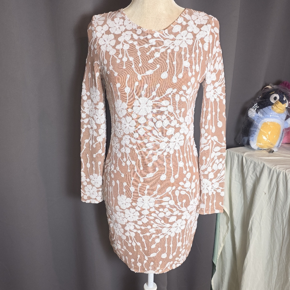 CBR Boutique Mini Dress Womens M Tan White Floral Sequins Embroidery Long Sleeve